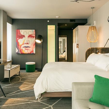 Renaissance Montreal Downtown Hotel Exterior foto